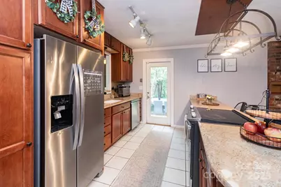 936 Toxaway Drive, Hendersonville, NC 28791 - Photo 6