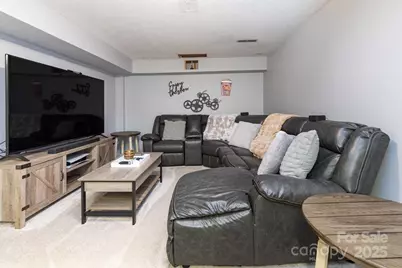 936 Toxaway Drive, Hendersonville, NC 28791 - Photo 18