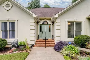 202 Woodridge Dr, Belmont, NC 28012 - Photo 2