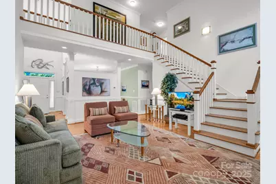 2137 6th Street NW, Hickory, NC 28601 - Photo 8