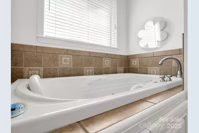 2137 6th Street NW, Hickory, NC 28601 - Photo 18