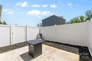 8048 Alderton Ln, Charlotte, NC 28215 - Photo 36