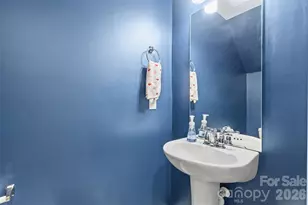 8048 Alderton Ln, Charlotte, NC 28215 - Photo 18