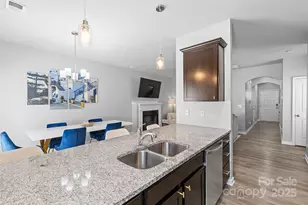 8048 Alderton Ln, Charlotte, NC 28215 - Photo 16