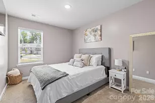 8048 Alderton Ln, Charlotte, NC 28215 - Photo 32