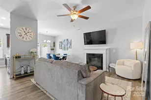 8048 Alderton Ln, Charlotte, NC 28215 - Photo 4