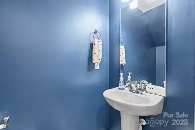 8048 Alderton Lane, Charlotte, NC 28215 - Photo 18