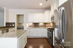 12809 Hunting Birds Ln, Charlotte, NC 28278 - Photo 12