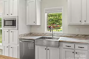 15 Eagle Dr, Hendersonville, NC 28792 - Photo 10