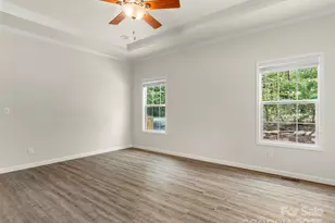 16 Eagle Dr, Hendersonville, NC 28792 - Photo 4