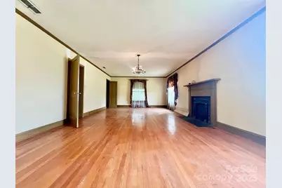 347 E Main Avenue, Taylorsville, NC 28681 - Photo 10