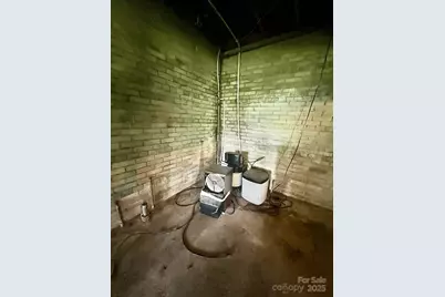 347 E Main Avenue, Taylorsville, NC 28681 - Photo 38