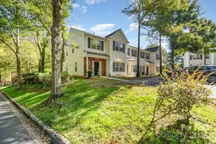 2184 Winthrop Chase Dr, Charlotte, NC 28212 - Photo 2