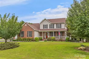 62 Classic Oaks Cir, Hendersonville, NC 28792 - Photo 2