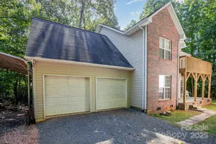 1010 James St, Charlotte, NC 28216 - Photo 2