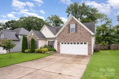220 Ridge Drive, Harrisburg, NC 28075 - Photo 2