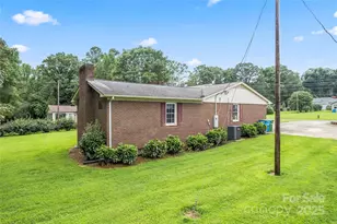 320 Forest Park Dr, Denton, NC 27239 - Photo 12