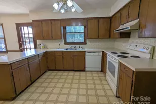 105 Redcoat Dr, Fort Mill, SC 29715 - Photo 10