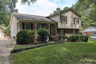 105 Redcoat Dr, Fort Mill, SC 29715 - Photo 2