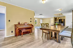 185 Bradshaw Cir, Candler, NC 28715 - Photo 16