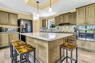 185 Bradshaw Cir, Candler, NC 28715 - Photo 10