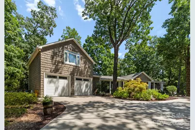 16318 Belle Isle Drive, Cornelius, NC 28031 - Photo 12