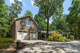 16318 Belle Isle Dr, Cornelius, NC 28031 - Photo 12