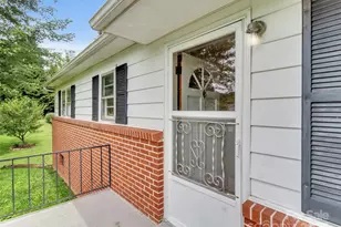 35 Bramlett Dr, Waynesville, NC 28785 - Photo 2