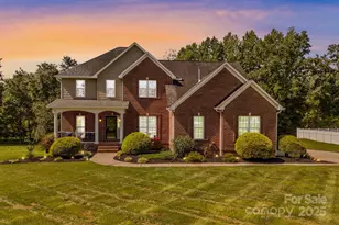 415 Autumnlight Dr, Salisbury, NC 28147 - Photo 2