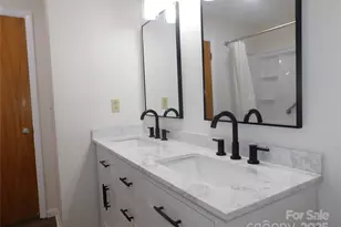 125 Fulton Dr, Hendersonville, NC 28792 - Photo 18