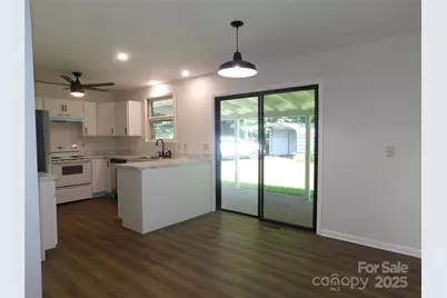 125 Fulton Drive, Hendersonville, NC 28792 - Photo 10