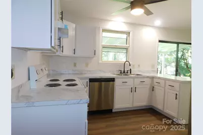 125 Fulton Drive, Hendersonville, NC 28792 - Photo 6