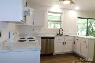 125 Fulton Dr, Hendersonville, NC 28792 - Photo 6