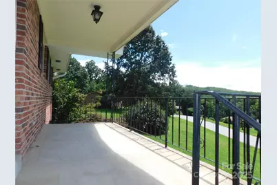 125 Fulton Drive, Hendersonville, NC 28792 - Photo 2