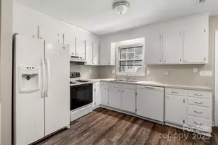 2506 Lawton Bluff Rd, Charlotte, NC 28226 - Photo 10