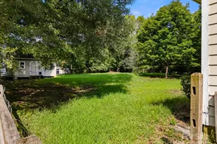 2506 Lawton Bluff Rd, Charlotte, NC 28226 - Photo 22