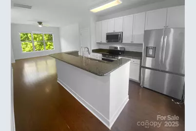 1031 Skyline View Way, Charlotte, NC 28204 - Photo 6