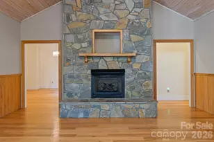 36 Macedonia W Dr, Saluda, NC 28773 - Photo 4