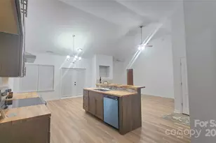 201 Tarrington Dr, Statesville, NC 28625 - Photo 2