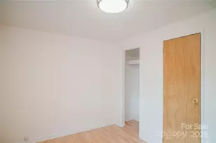 402 Deerfield Ct, Hendersonville, NC 28792 - Photo 26