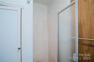 402 Deerfield Ct, Hendersonville, NC 28792 - Photo 24