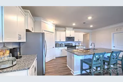 22 Fox Cove Road, Hendersonville, NC 28792 - Photo 4