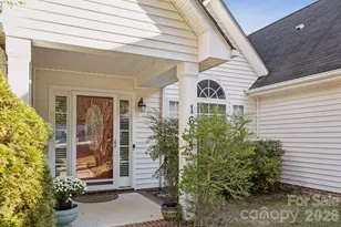 1604 Winthrop Ln, Monroe, NC 28110 - Photo 2