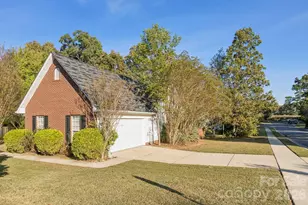 1604 Winthrop Ln, Monroe, NC 28110 - Photo 6