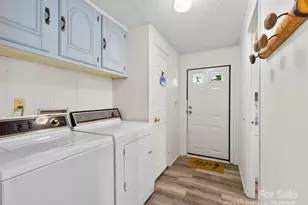 200 Cranbrook Cir, Hendersonville, NC 28792 - Photo 6