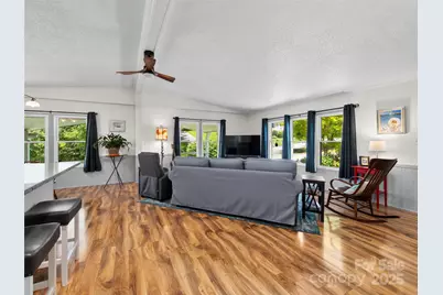 200 Cranbrook Circle, Hendersonville, NC 28792 - Photo 14