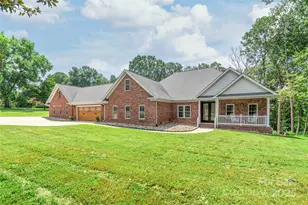3009 Brooks Mill Ln, Wingate, NC 28174 - Photo 2