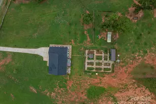 1484 Null Rd, Lincolnton, NC 28092 - Photo 8