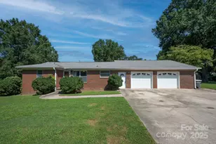 505 Rogers Lake Rd E, Kannapolis, NC 28083 - Photo 1