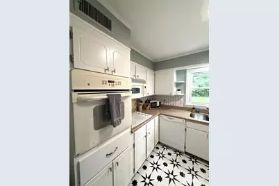 1600 Paddock Circle, Charlotte, NC 28209 - Photo 8